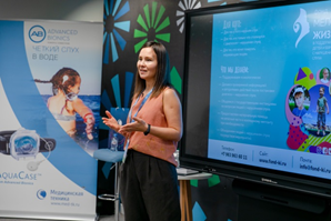 день кохлеарной имплантации