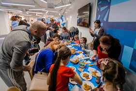 день кохлеарной имплантации